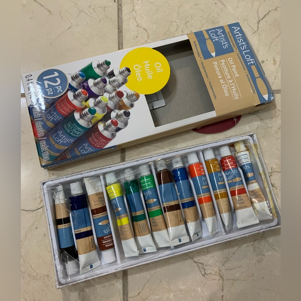 Artist loft oil paint (12 colors)
